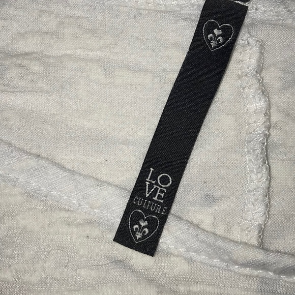 Crop top “LOVE” ♥️ - Picture 5 of 6